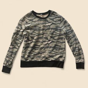 Aritzia TNA Camo Crewneck